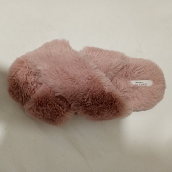 JOHN LEWIS PINK FLUFFY SLIPPERS UK SIZE 7-8. LONDON BRAND - Picture 3 of 7